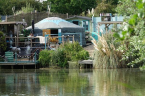 Lily Lake Yurt with private Hot Tub and fishing